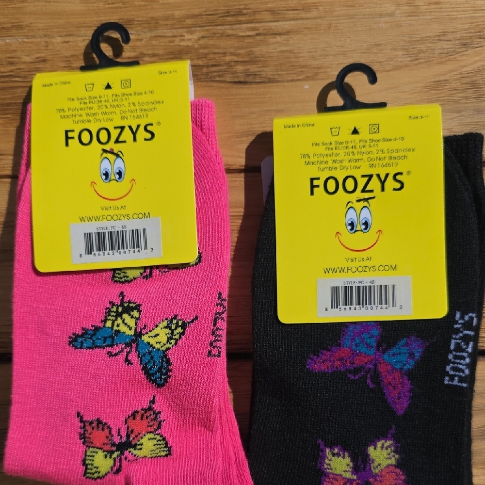 NWT Foozys Women's Butterfly Socks - Pink and Black 2 Pair Set - Picture 3 of 3